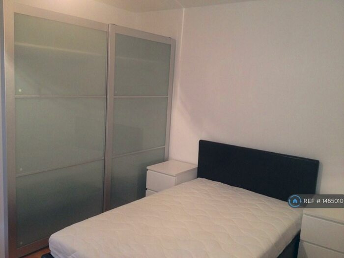 Studio To Rent In Wager Street, London, E3