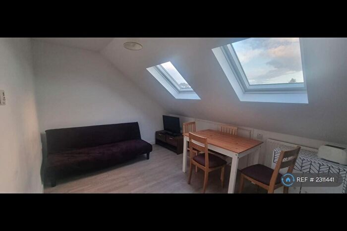 1 Bedroom Flat To Rent In Cheviot Gardens, London, NW2
