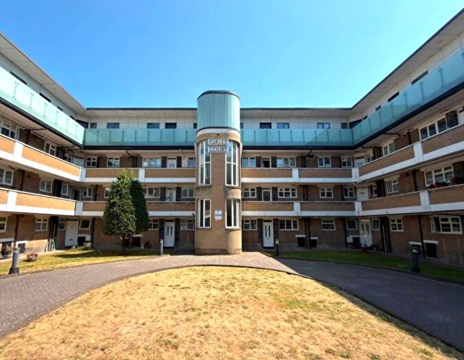 2 Bedroom Flat For Sale In Purley Court, Brighton Road, Purley, CR8