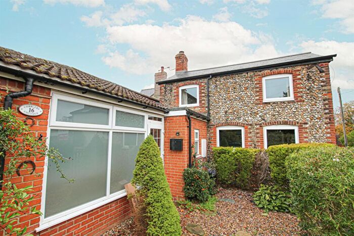 2 Bedroom Detached House For Sale In Chapel Row, Ashley, Newmarket, CB8