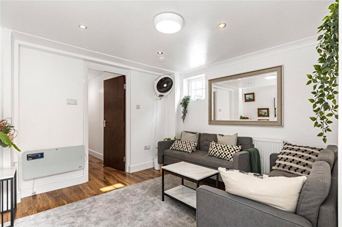 4 Bedroom End Of Terrace House To Rent In Grove Crescent Road, London, E15