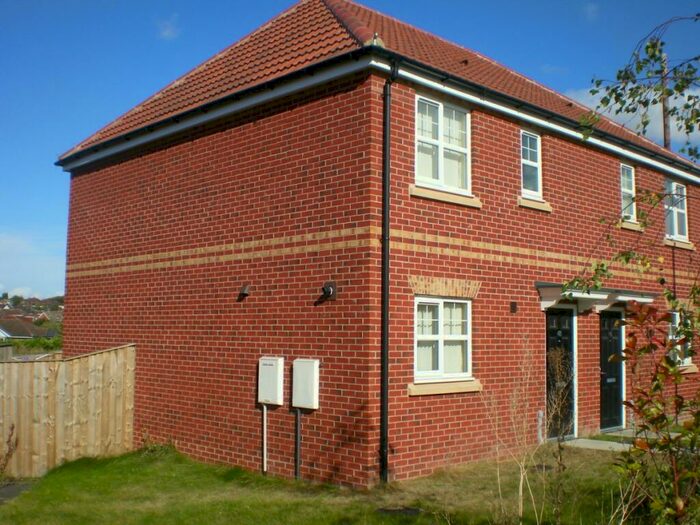 3 Bedroom Semi-Detached House To Rent In Kingsway, Grimethorpe, S72