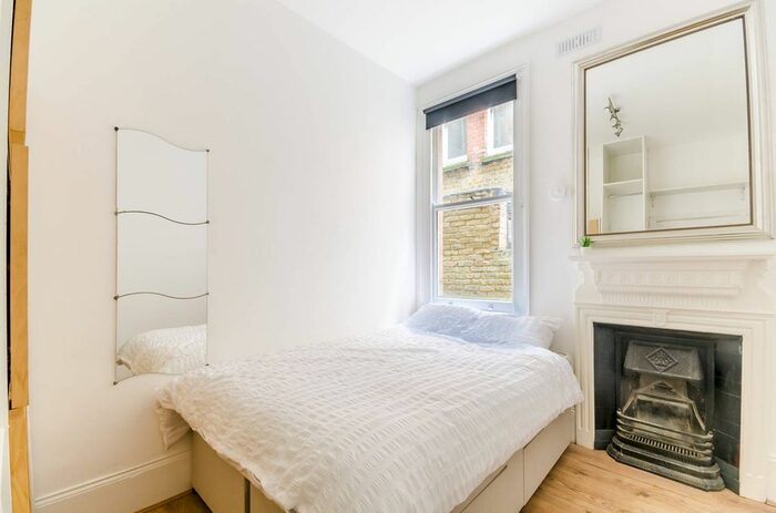 1 Bedroom Flat To Rent In New Kings Road, Hurlingham, London, SW6