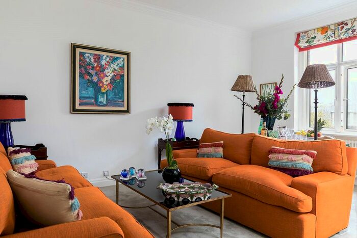 2 Bedroom Flat To Rent In Sloane Gardens, Chelsea, SW1W