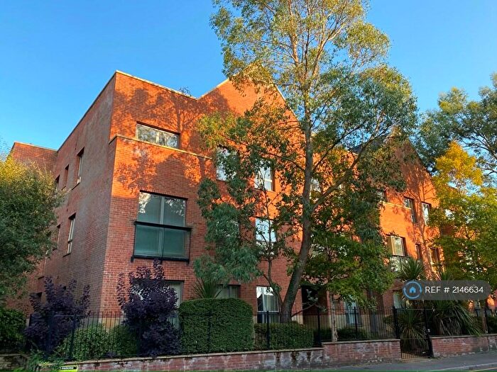 2 Bedroom Flat To Rent In Green Lane, Wilmslow, SK9