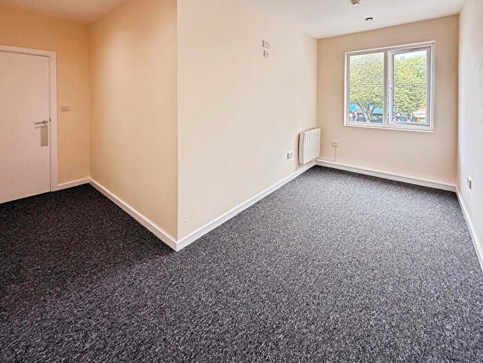 3 Bedroom Flat To Rent In Nuthall Road, Nottingham, Nottinghamshire, NG8