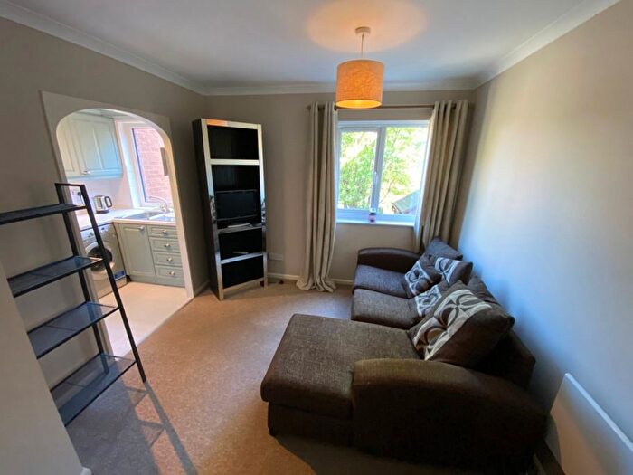 1 Bedroom Flat To Rent In Chantrell Court, Leeds, LS2