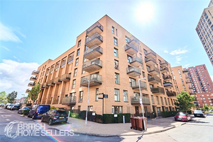 1 Bedroom Apartment For Sale In Moorhen Drive, London, NW9