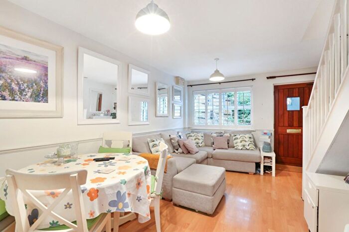 2 Bedroom End Of Terrace House For Sale In Leewood Close, London, SE12