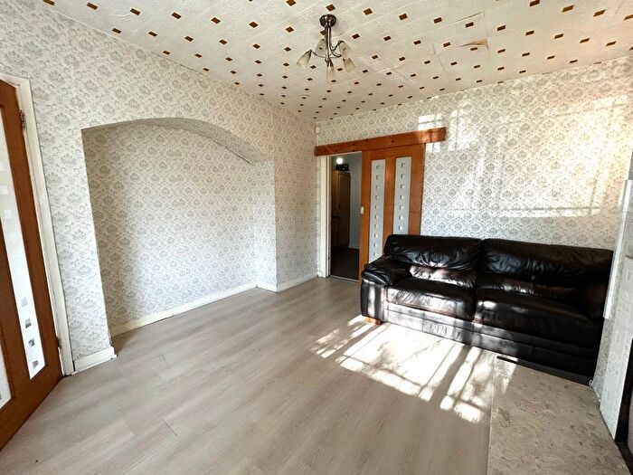 3 Bedroom Semi-Detached House To Rent In Marsh Lane, West Bromwich, B71