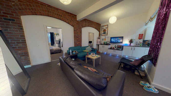 4 Bedroom Flat To Rent In Regent Terrace, Hyde Park, Leeds, LS6