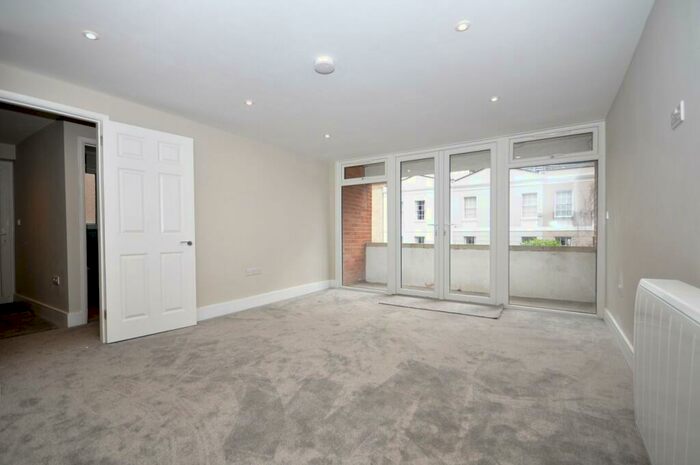 2 Bedroom Apartment To Rent In Frances Court, Priory Street, Cheltenham, GL52