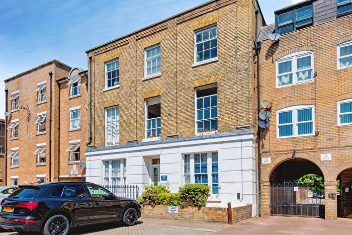 1 Bedroom Flat For Sale In Cranbury Terrace, Southampton, SO14