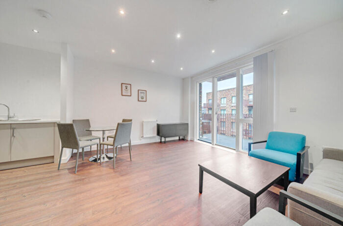 2 Bedroom Apartment To Rent In Frobisher Yard, London, E16