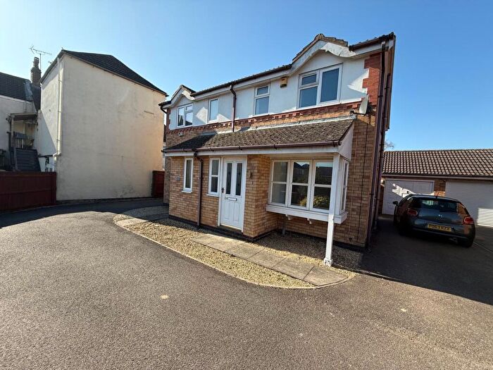 2 Bedroom Semi-Detached House To Rent In Wakes Close, Bourne, PE10