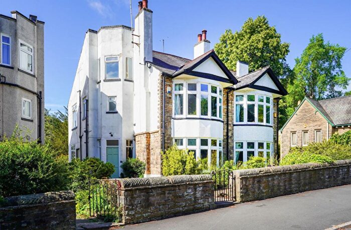 5 Bedroom Semi-Detached House For Sale In Riverdale Road, Sheffield, S10