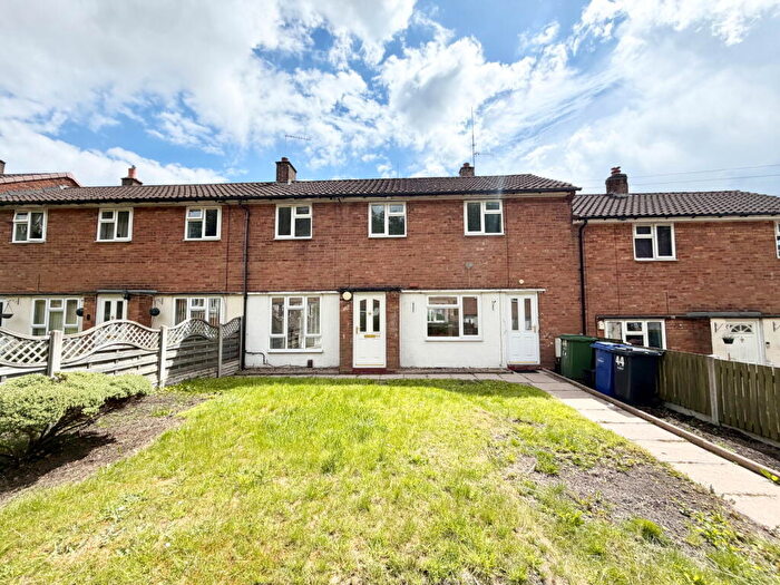 3 Bedroom Terraced House For Sale In Banklands Road, Dudley, DY2