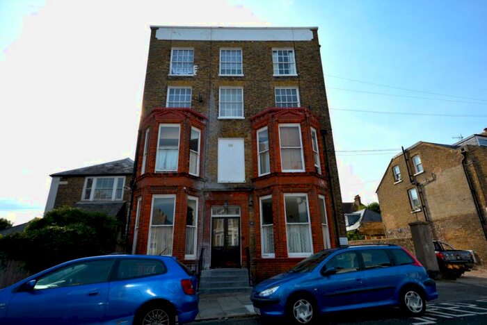 1 Bedroom Flat To Rent In Royal Road, Ramsgate, CT11