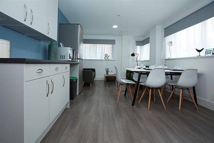 1 Bedroom Flat To Rent In Havannah Street, Glasgow, G4