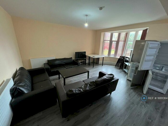 8 Bedroom Semi-Detached House To Rent In Egerton Road, Manchester, M14