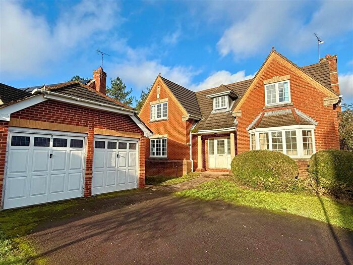 5 Bedroom Detached House For Sale In Johnson View, Whiteley, PO15