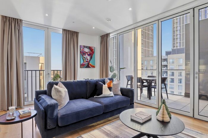 3 Bedroom Flat To Rent In , Prize Walk, London, E20