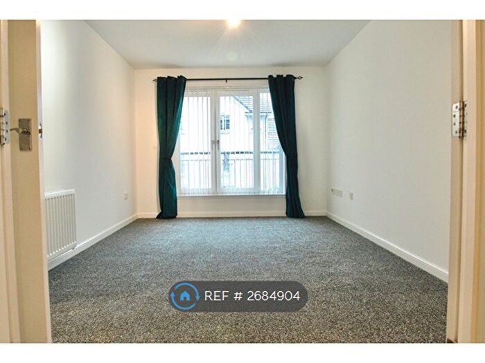 2 Bedroom Flat To Rent In Moreland Place, Stirling, FK9