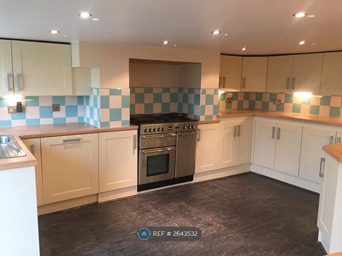 2 Bedroom Terraced House To Rent In High Street, Dewsbury, WF12