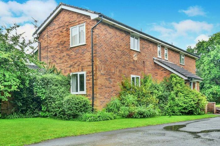 1 Bedroom Flat To Rent In Heatherfield Court, Wilmslow, SK9