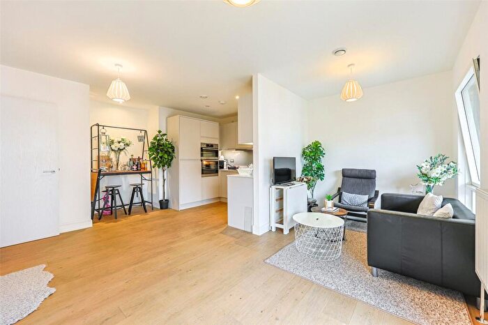 2 Bedroom Apartment For Sale In Grove Park, Colindale, NW9
