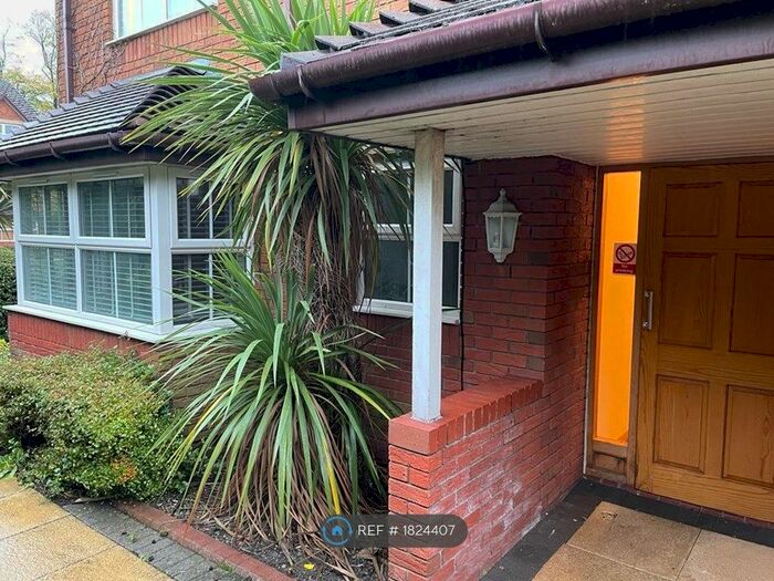 2 Bedroom Flat To Rent In Highgrove Gardens, Manchester, M20