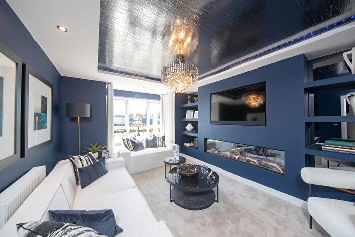 4 Bedroom Detached House For Sale In Manchester Road, Heywood, OL10