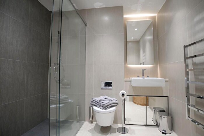 Studio To Rent In Alie Street, London, E1