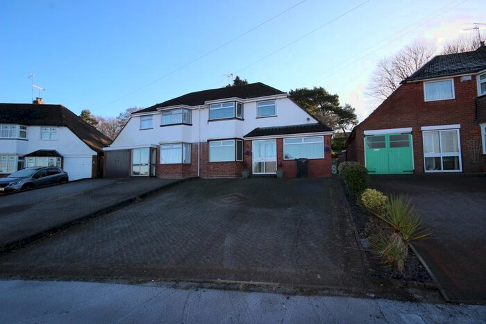 3 Bedroom Semi-Detached House To Rent In Fernbank Close, Hayley Green, Halesowen B63