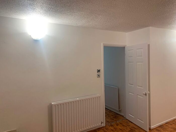 4 Bedroom Terraced House To Rent In Arbour Close, Luton, LU3