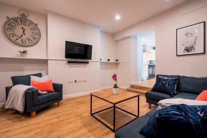 8 Bedroom Terraced House To Rent In Chedworth Street, Plymouth, PL4