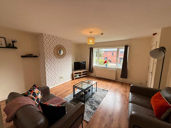 4 Bedroom House To Rent In Talbot View, Leeds, LS4