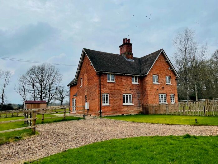 3 Bedroom Semi-Detached House To Rent In School Lane, Bricket Wood, St. Albans, Hertfordshire, AL2