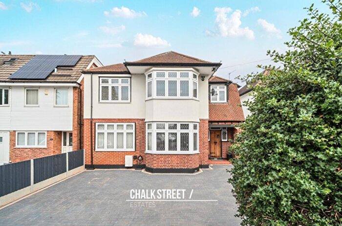 5 Bedroom Detached House For Sale In Osborne Road, Hornchurch, RM11