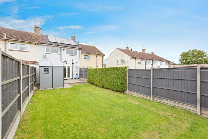 3 Bedroom Terraced House For Sale In Roborough Green, Leicester, Leicestershire, LE5