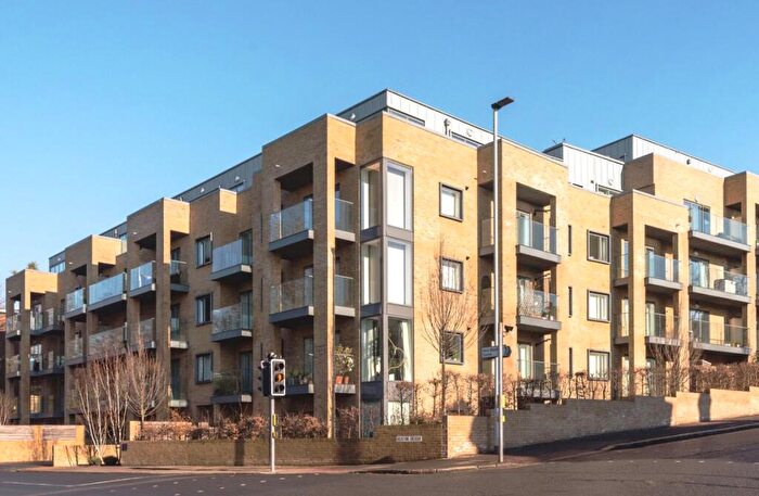 1 Bedroom Flat To Rent In Park House, Hove, BN3