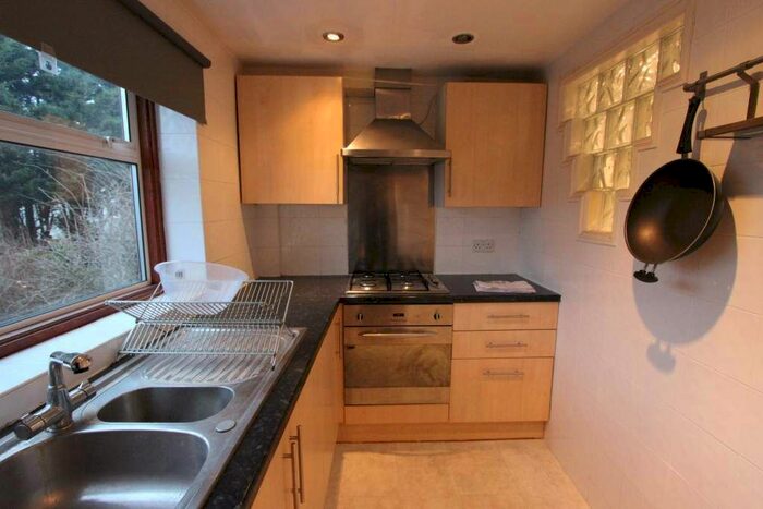 2 Bedroom Flat To Rent In Rectory Road, London, N16