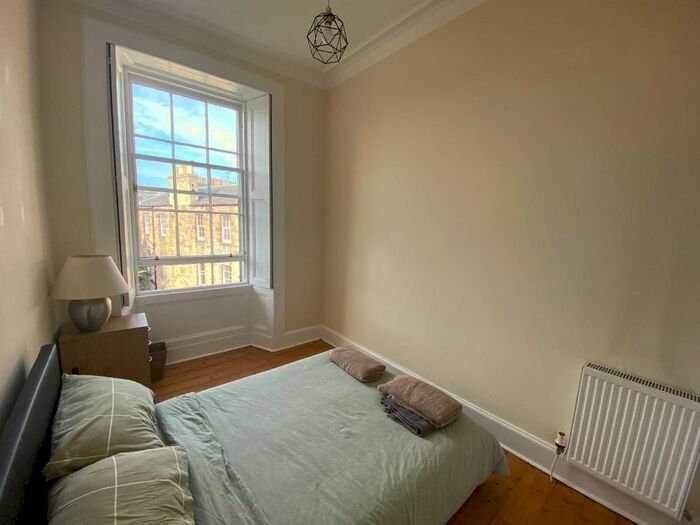 3 Bedroom Flat To Rent In Sciennes Road, Sciennes, Edinburgh, EH9