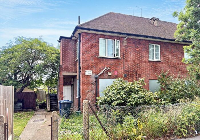 2 Bedroom Flat For Sale In Costons Court, Costons Lane, Greenford, Middlesex, UB6