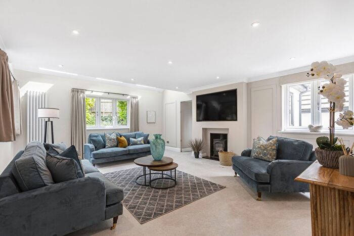 5 Bedroom Detached House For Sale In The Avenue, Welwyn, AL6