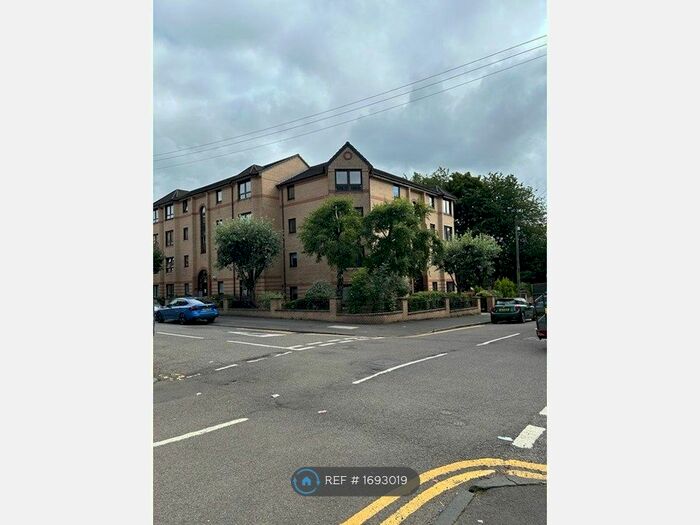 2 Bedroom Flat To Rent In Ingleby Drive, Glasgow, G31
