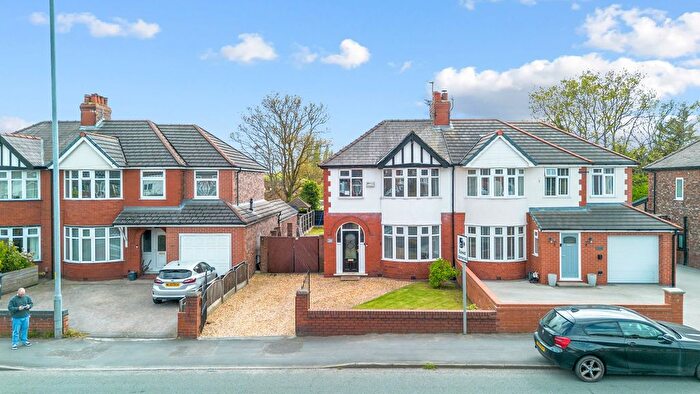 3 Bedroom Semi-Detached House For Sale In Penketh Road, Great Sankey, WA5
