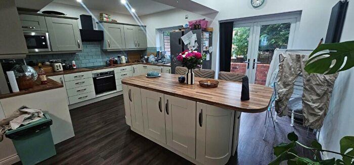 5 Bedroom Terraced House To Rent In Ash Crescent, Leeds, West Yorkshire, LS6