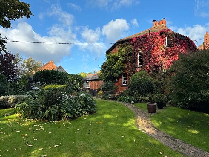 3 Bedroom Cottage For Sale In Place Cottages, Rettendon Common, CM3