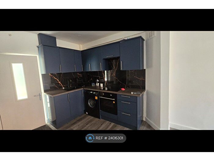 3 Bedroom Terraced House To Rent In Bank Street, Barnsley, S70